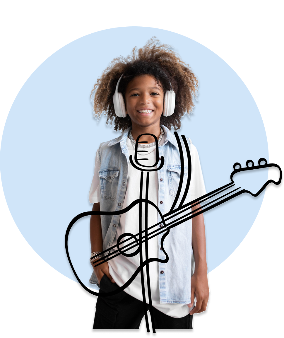 Niño saludable sonriendo despues de consulta con el Pediatra en Zona 9